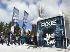 AXE 滑雪节上的 pop-up 式集装箱房屋： Jam box