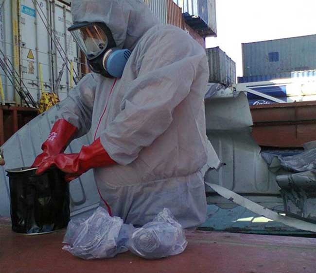 Maersk Kinloss号所载危险品集装箱发生爆炸
